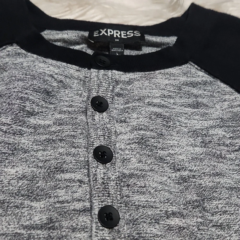 Express Mens Gray/black Henley Sweater- Large